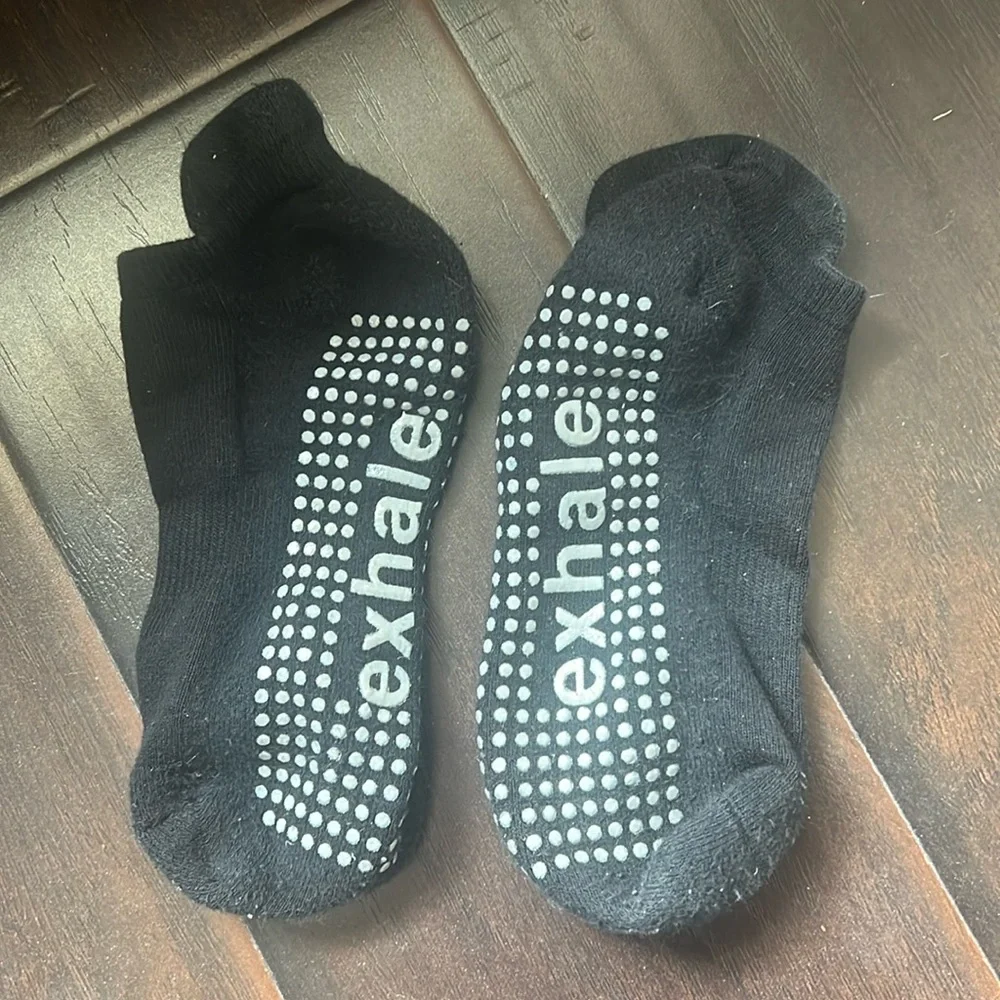 Exhale Black Barre Socks